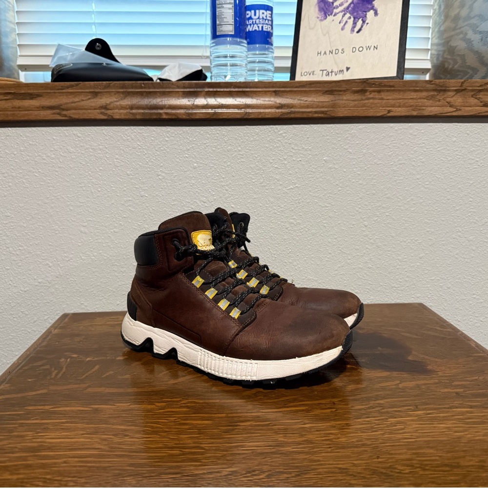 Sorel Men's Brown and Black Boots - Picture 5 of 10